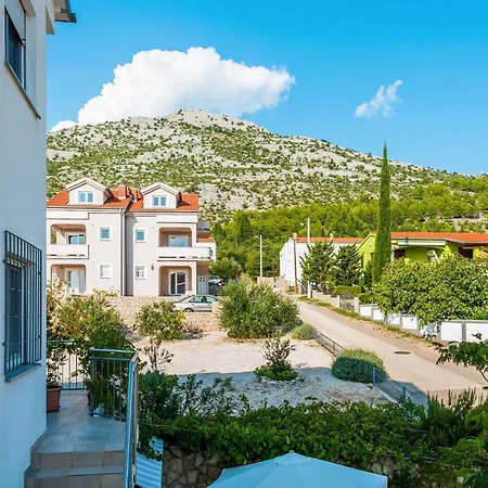 Lavanda Стариград-Пакленица