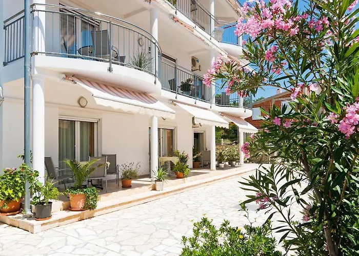 Lavanda Апартаменты Стариград-Пакленица