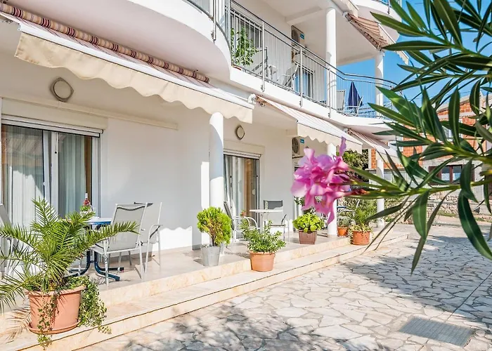 Lavanda Стариград-Пакленица